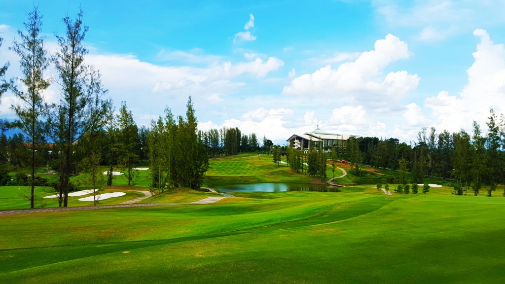 golf course in jb Austin Heights Golf & Hotel Resort
